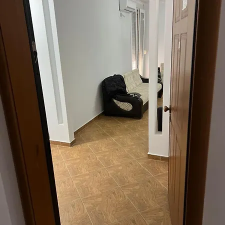 Rruga Sazani Pran Kral Ermal Lägenhet