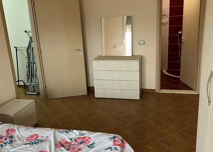 Rruga Sazani Pran Kral Ermal Vlorë